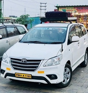 himachal tourism taxi Toyota Innova